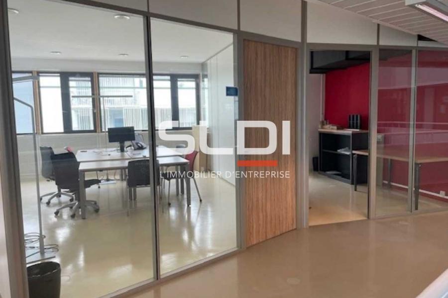 Bureaux A SOUS-LOUER - VAULX EN VELIN - 90 m²