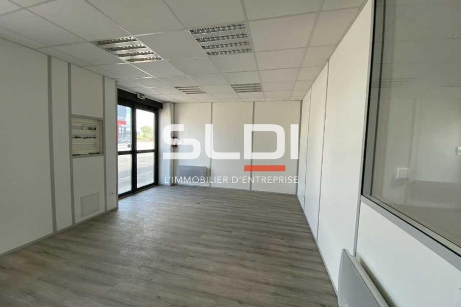 Activités A LOUER - DAGNEUX - 2 809 m²