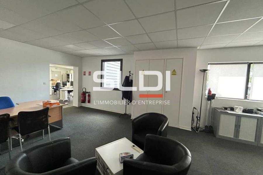 Activités A LOUER - NEUVILLE SUR SAONE - 2 975 m²