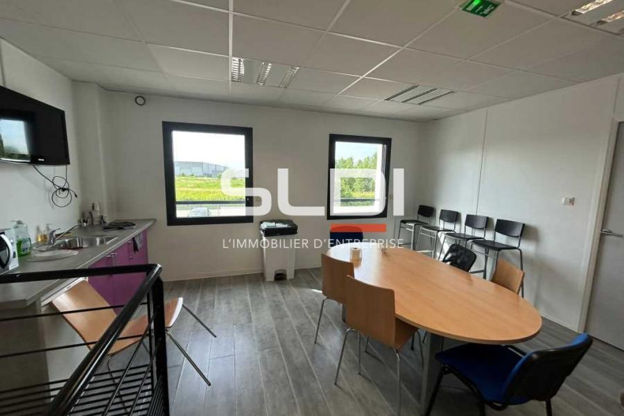 Activités A LOUER - NEUVILLE SUR SAONE - 2 975 m²