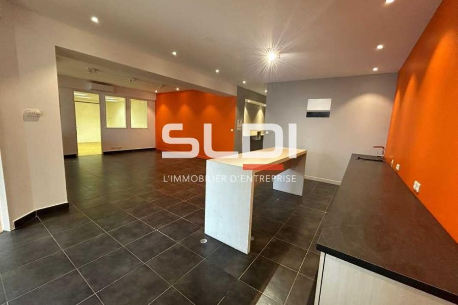 Bureaux A LOUER - NEUVILLE SUR SAONE - 389 m²