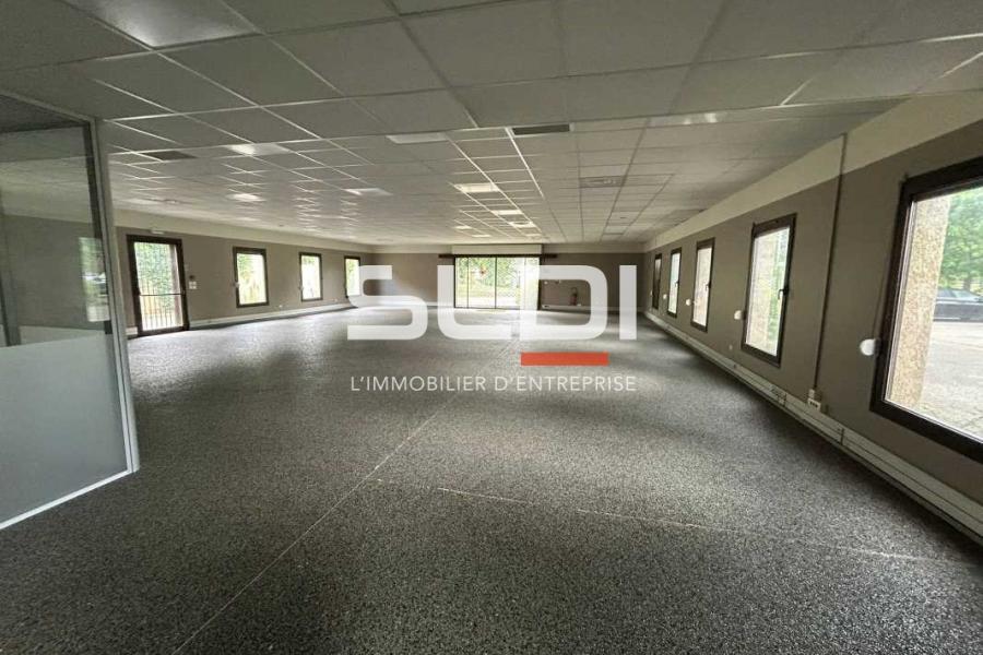 Bureaux A LOUER - TASSIN LA DEMI LUNE - 292 m²