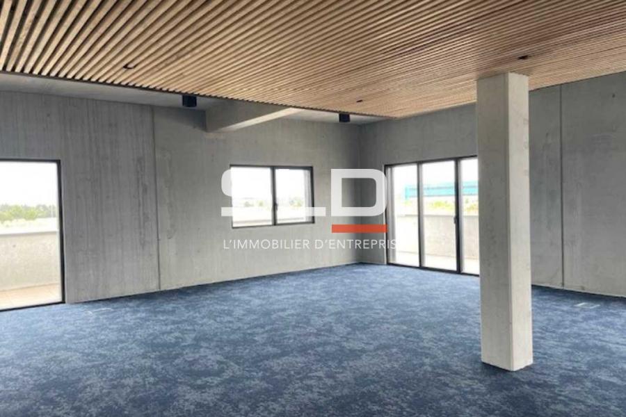 Bureaux A VENDRE OU A LOUER - RILLIEUX LA PAPE - 850 m²