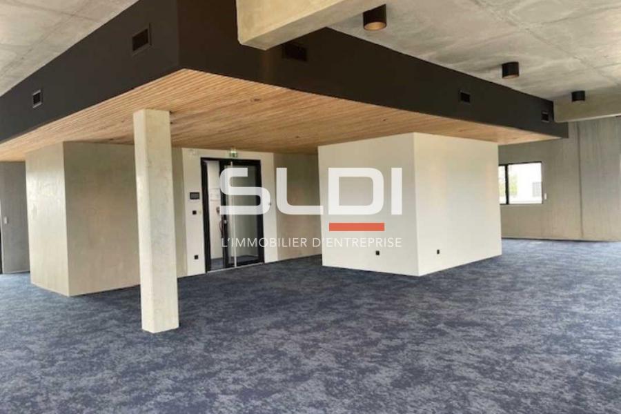 Bureaux A VENDRE OU A LOUER - RILLIEUX LA PAPE - 850 m²