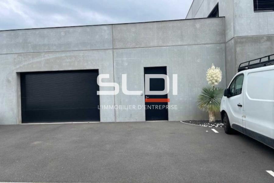 Activités A VENDRE OU A LOUER - RILLIEUX LA PAPE - 232 m²