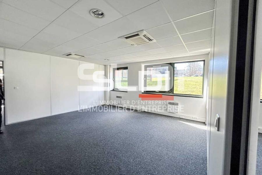 Bureaux A LOUER - LIMONEST - 75 m²