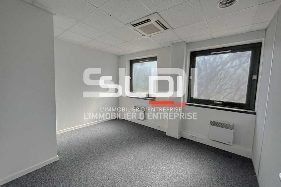 Bureaux A LOUER - LIMONEST - 75 m²