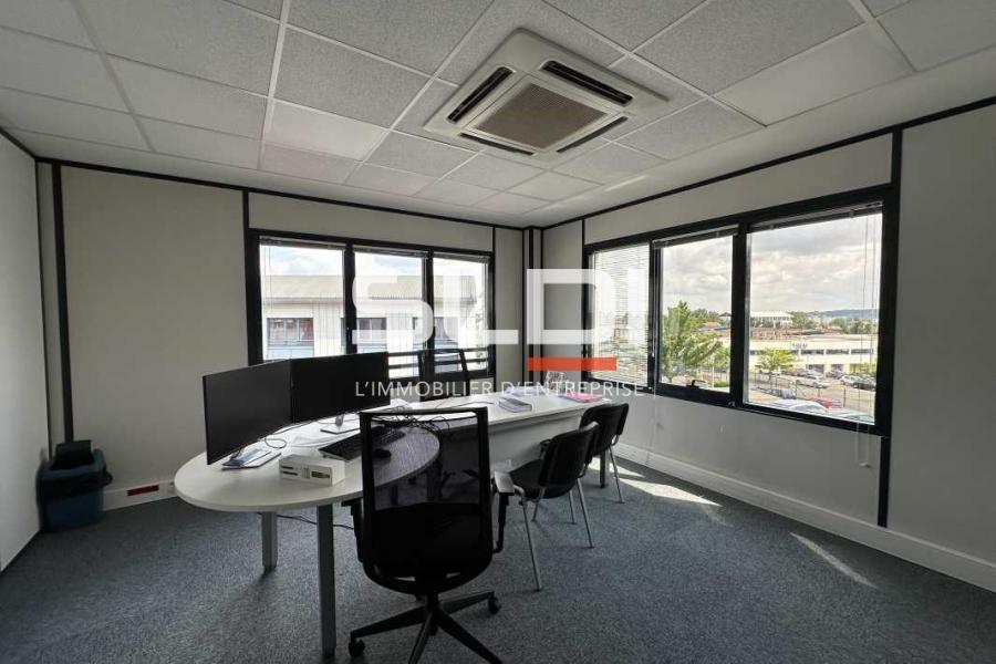 Bureaux A LOUER - LIMAS - 171 m²