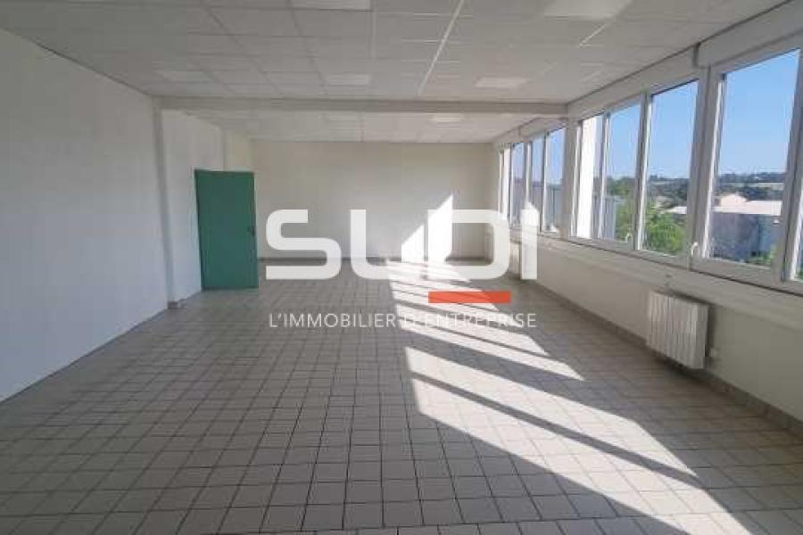 Bureaux A LOUER - VILLARS - 235 m²