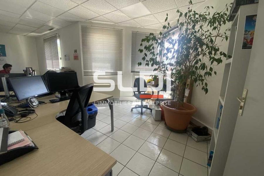 Activités A VENDRE - SAINT LAURENT DE MURE - 1 030 m²