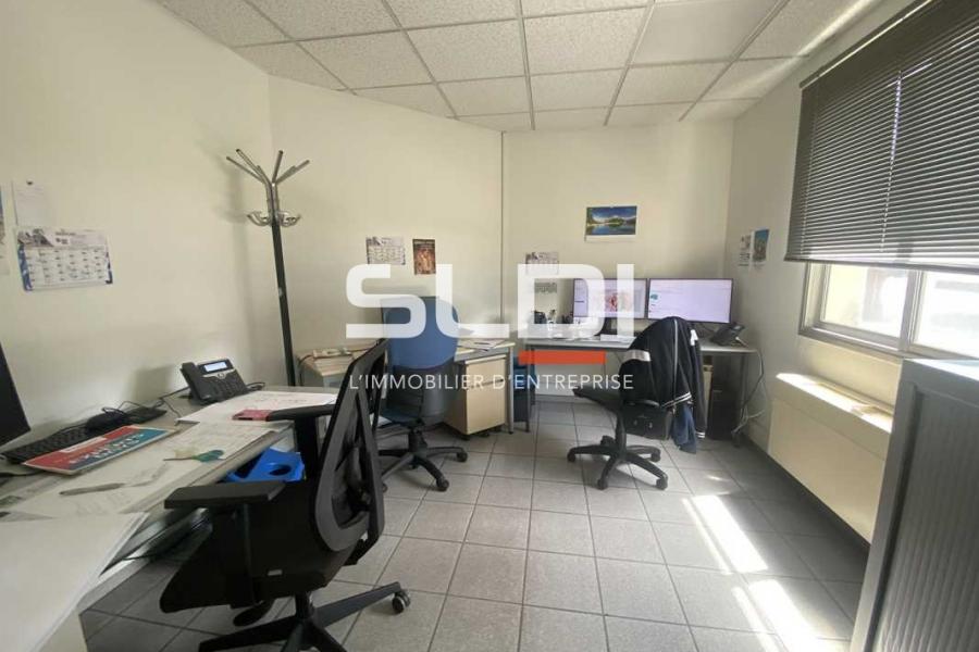 Activités A VENDRE - SAINT LAURENT DE MURE - 1 030 m²