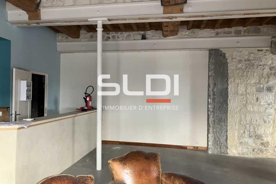 Commerces A VENDRE - ARLES - 107 m²