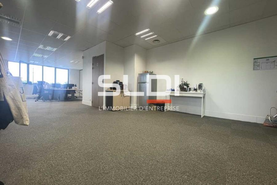 Bureaux A LOUER - SAINT PRIEST - 112 m²