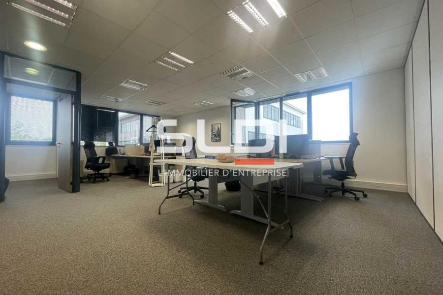 Bureaux A LOUER - SAINT PRIEST - 112 m²