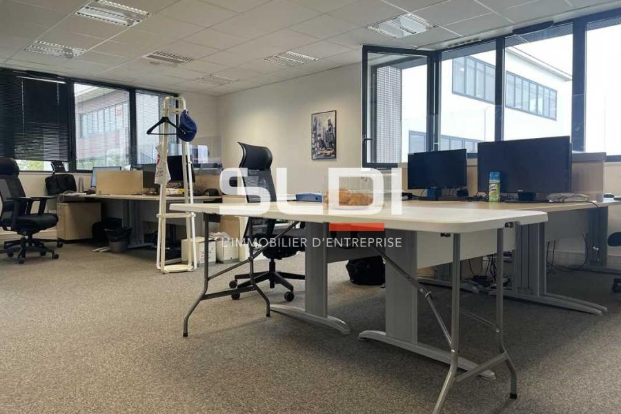 Bureaux A LOUER - SAINT PRIEST - 112 m²