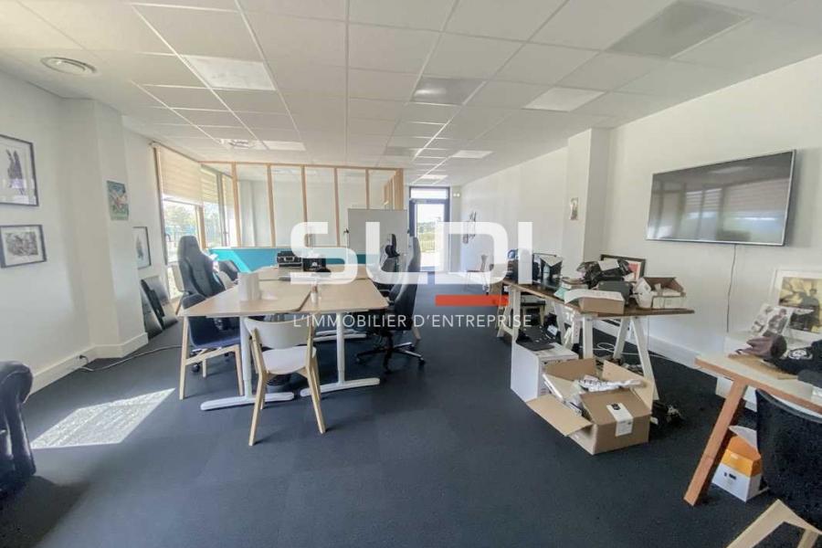 Bureaux A LOUER - SAINT PRIEST - 360 m²