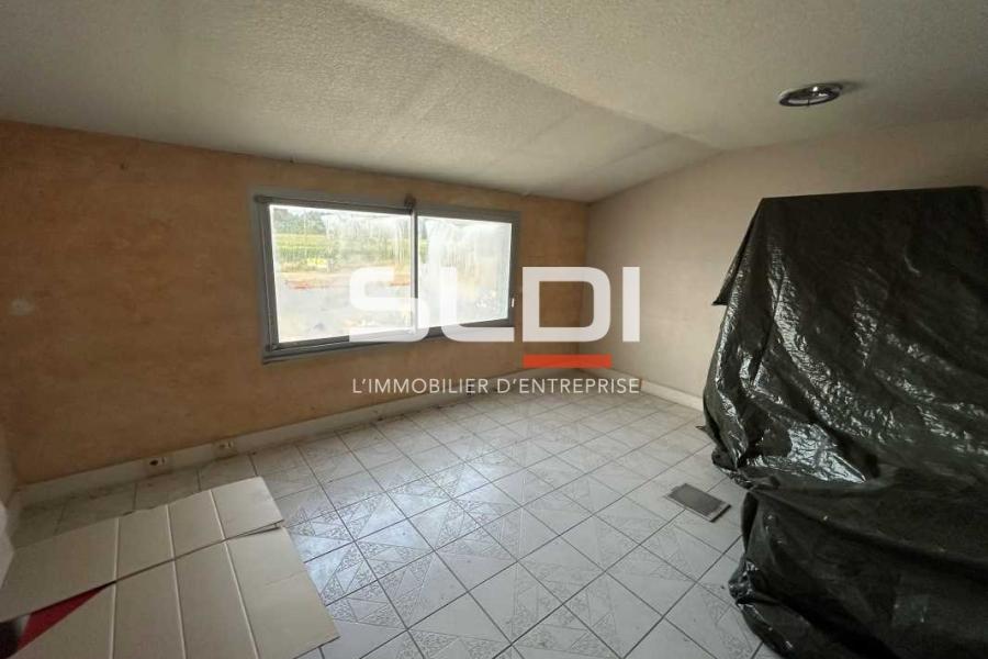 Activités A VENDRE - BELLEVILLE - 1 479 m²