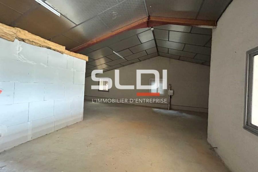 Activités A VENDRE - BELLEVILLE - 1 479 m²