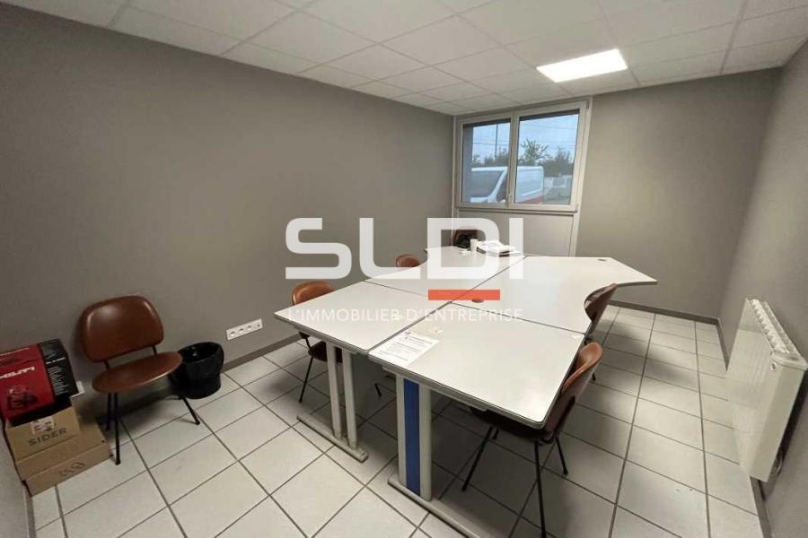 Activités A VENDRE - BELLEVILLE - 1 479 m²