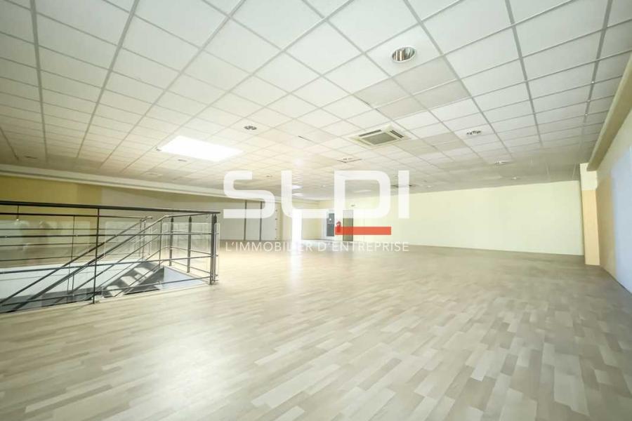 Commerces A LOUER - VALENCE - 880 m²