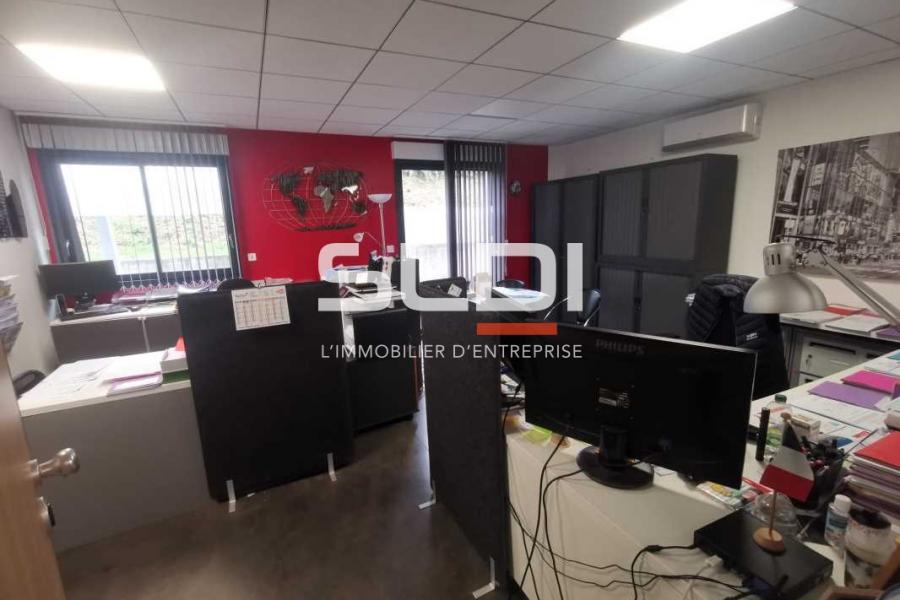 Commerces A VENDRE - SAINT LAURENT DE MURE - 150 m²