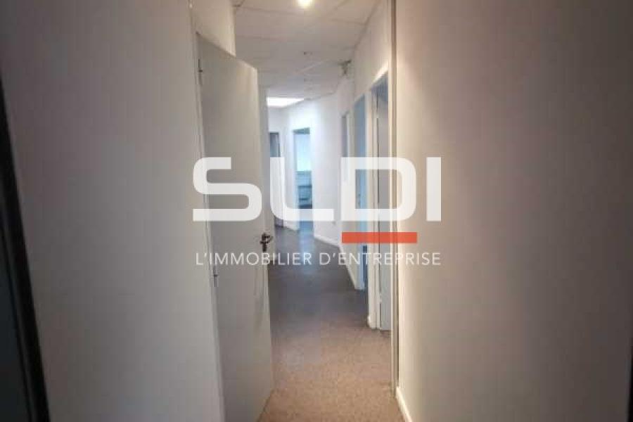 Bureaux A LOUER - TOUSSIEU - 187 m²