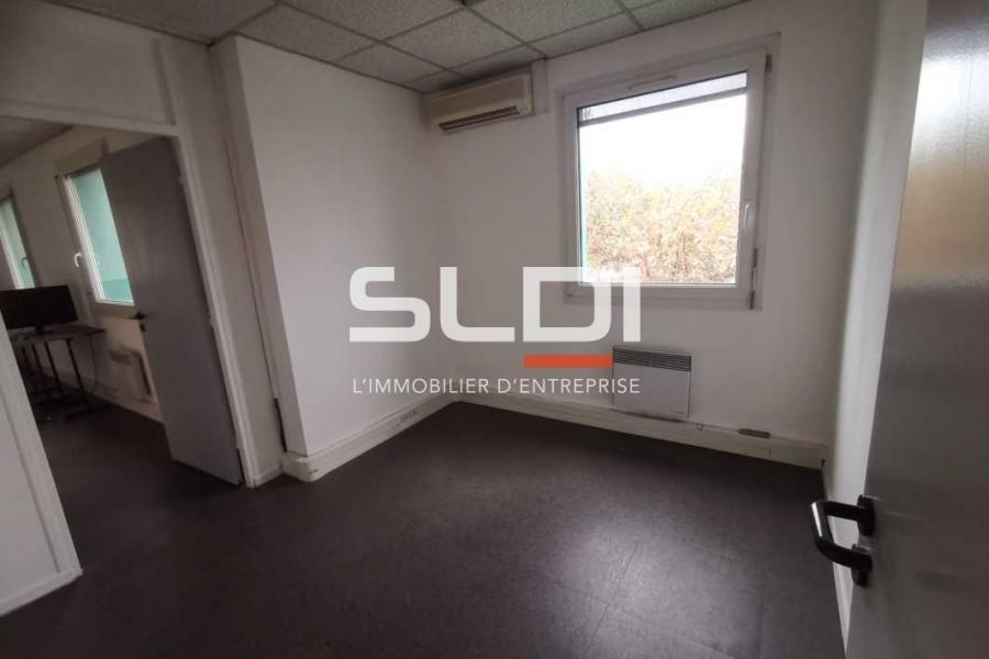 Bureaux A LOUER - TOUSSIEU - 187 m²