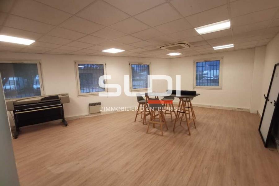 Bureaux A LOUER - TOUSSIEU - 187 m²