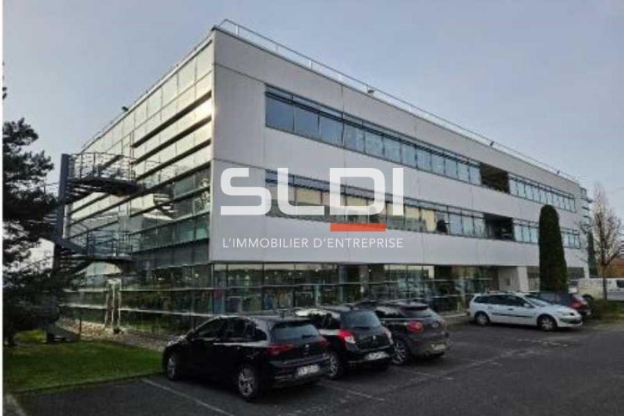 Bureaux A LOUER - DARDILLY - 391 m²