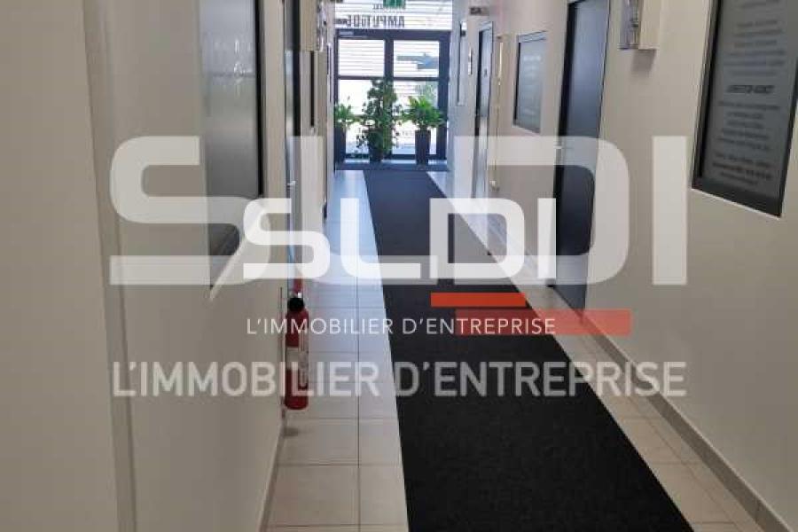 Bureaux A VENDRE - BOURGOIN JALLIEU - 388 m²