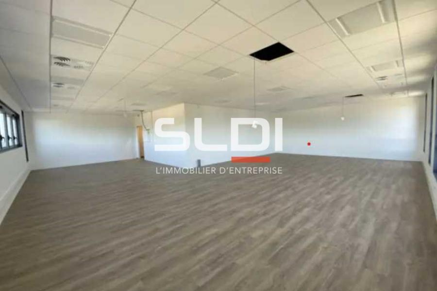 Bureaux A VENDRE OU A LOUER - VAULX MILIEU - 67 m²