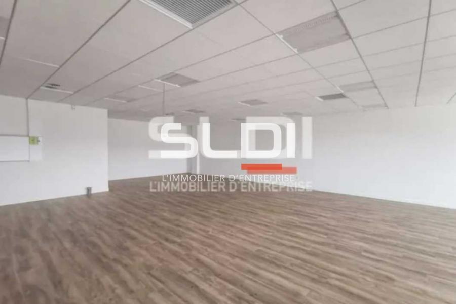 Bureaux A VENDRE OU A LOUER - VAULX MILIEU - 67 m²