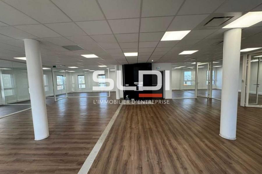 Bureaux A LOUER - DARDILLY - 368 m²