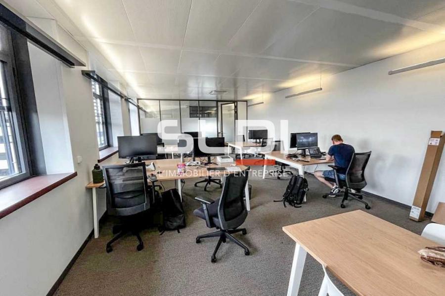 Bureaux A LOUER - LYON - 90 m²