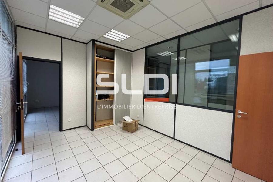 Bureaux A LOUER - BLYES - 97 m²