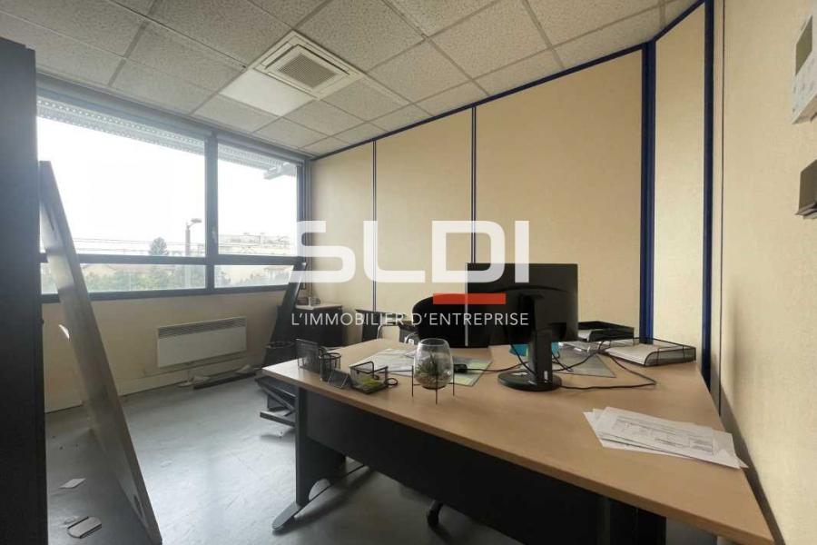 Bureaux A LOUER - VAULX EN VELIN - 639 m²