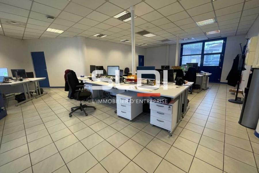 Bureaux A LOUER - VAULX EN VELIN - 639 m²