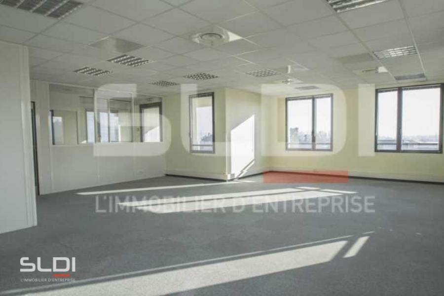 Bureaux A LOUER - VILLEFRANCHE SUR SAONE - 557 m²