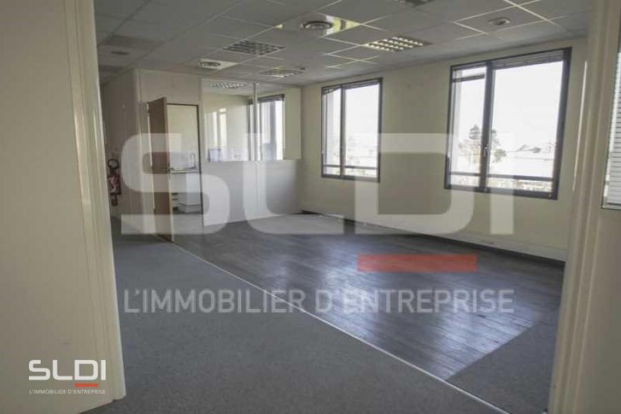 Bureaux A LOUER - VILLEFRANCHE SUR SAONE - 557 m²