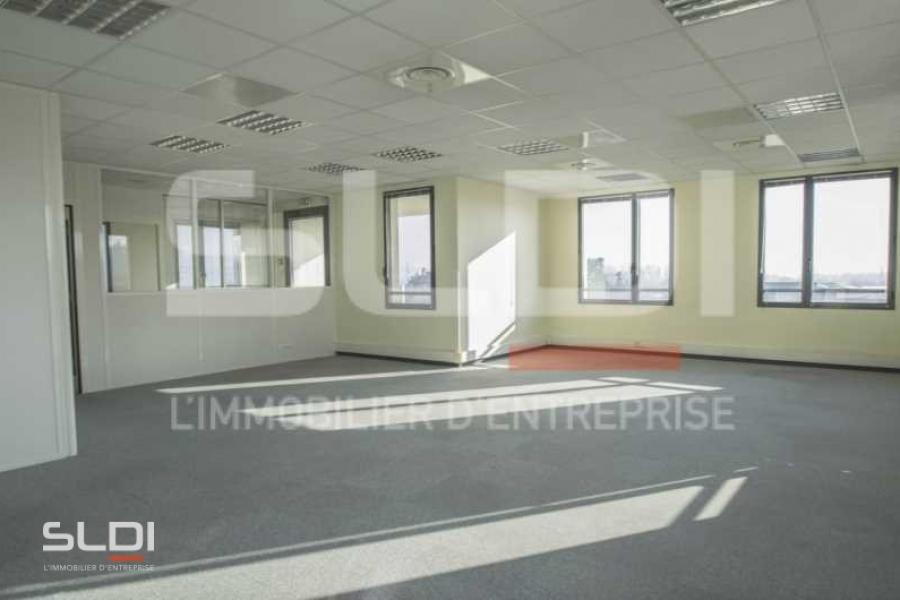 Bureaux A LOUER - VILLEFRANCHE SUR SAONE - 557 m²