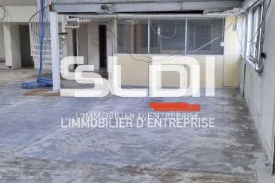 Activités A LOUER - SAINT ETIENNE - 1 071 m²