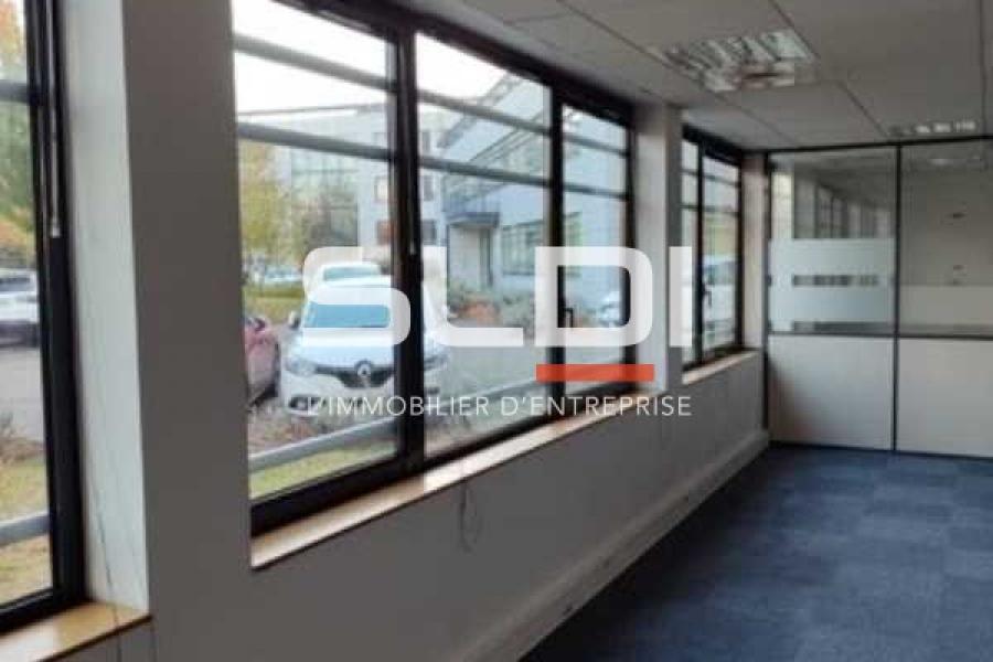 Bureaux A LOUER - SAINT PRIEST - 1 487 m²