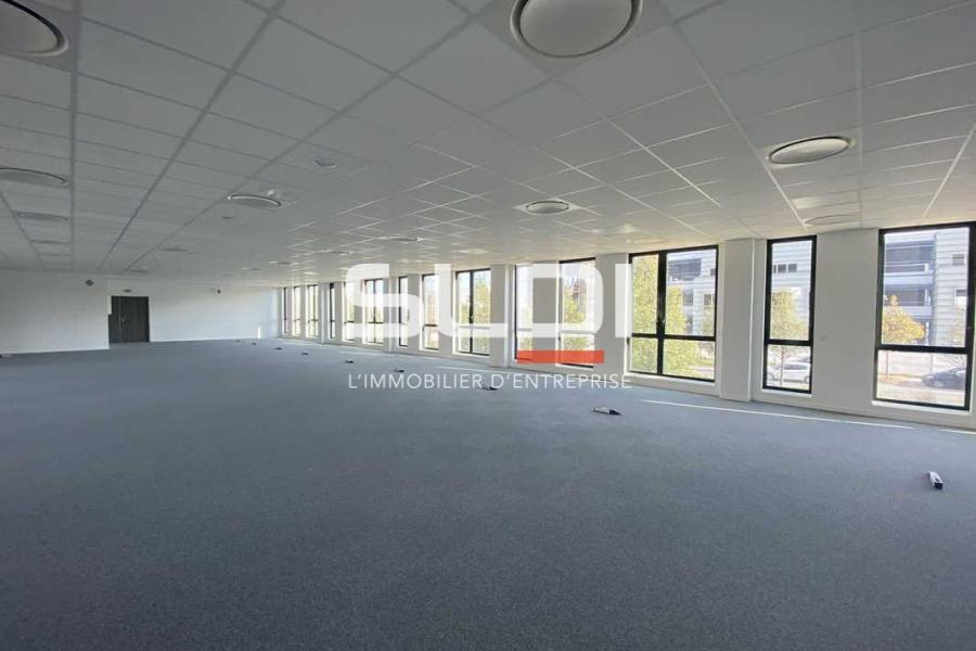 Bureaux A LOUER - VAULX EN VELIN - 991 m²