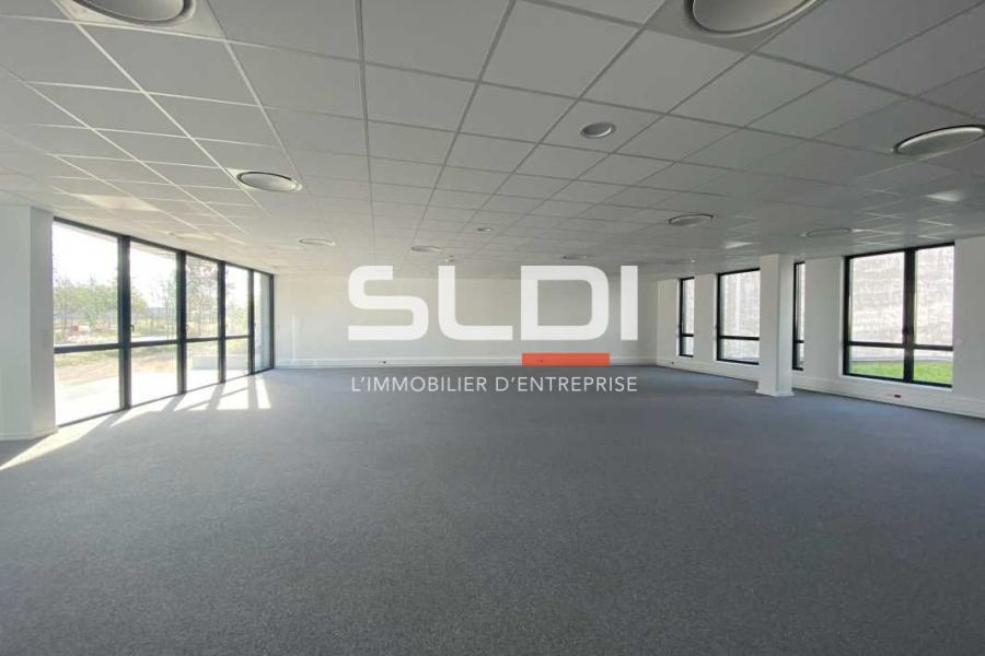 Bureaux A LOUER - VAULX EN VELIN - 991 m²