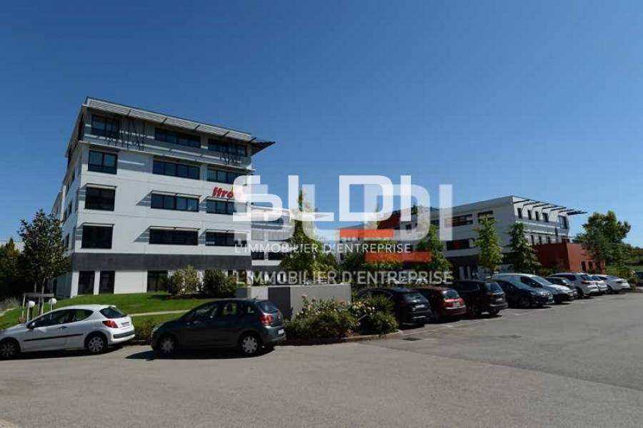 Bureaux A LOUER - SAINT PRIEST - 2 739 m²