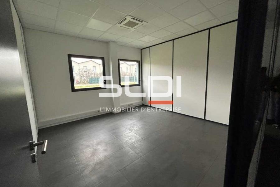 Activités A LOUER - SAINT PRIEST - 290 m²